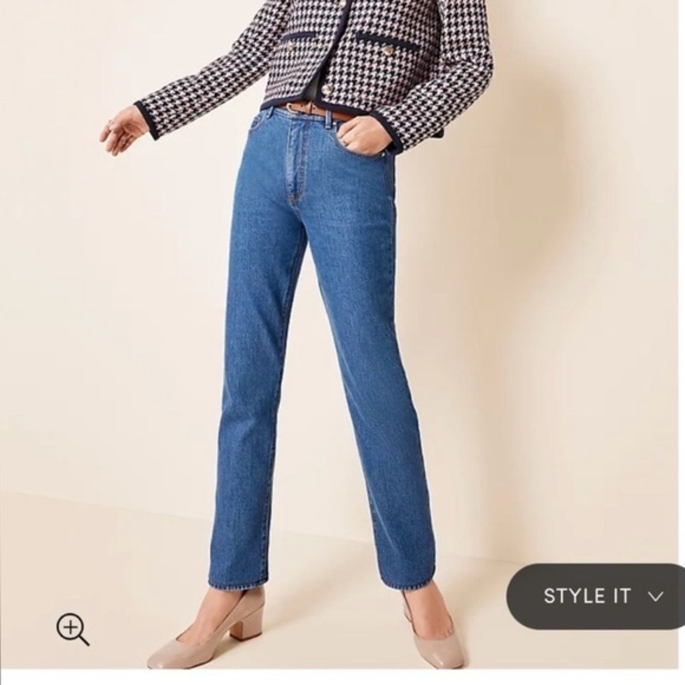 Ann Taylor Straight High Rise Blue Jeans Size 10 Front Rise 11”/Back Rise 14.5”